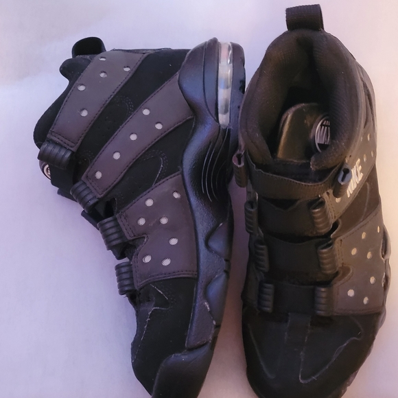 Nikes - Picture 6 of 6